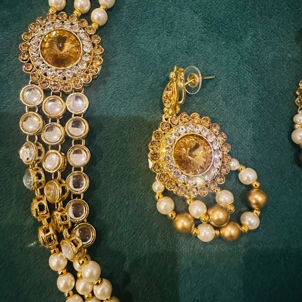 isit the Aheli Store 4.1  166
Aheli Indian Ethnic Jewelry set.